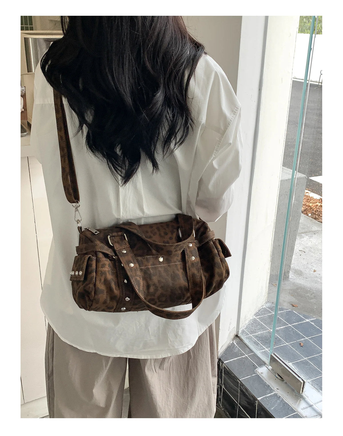 Vintage Leopard Rivet Motorcycle Handbag Barrel Shaped Boston Casual Messenger Bags for Female Shoulder Bag Fashion Ladies Totes