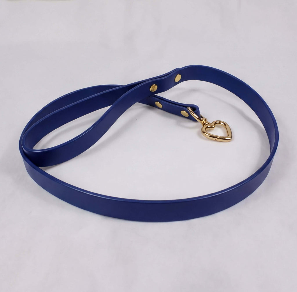 Black BDSM Leather Leash 90 cm – Heart Snap Hook Bondage Lead