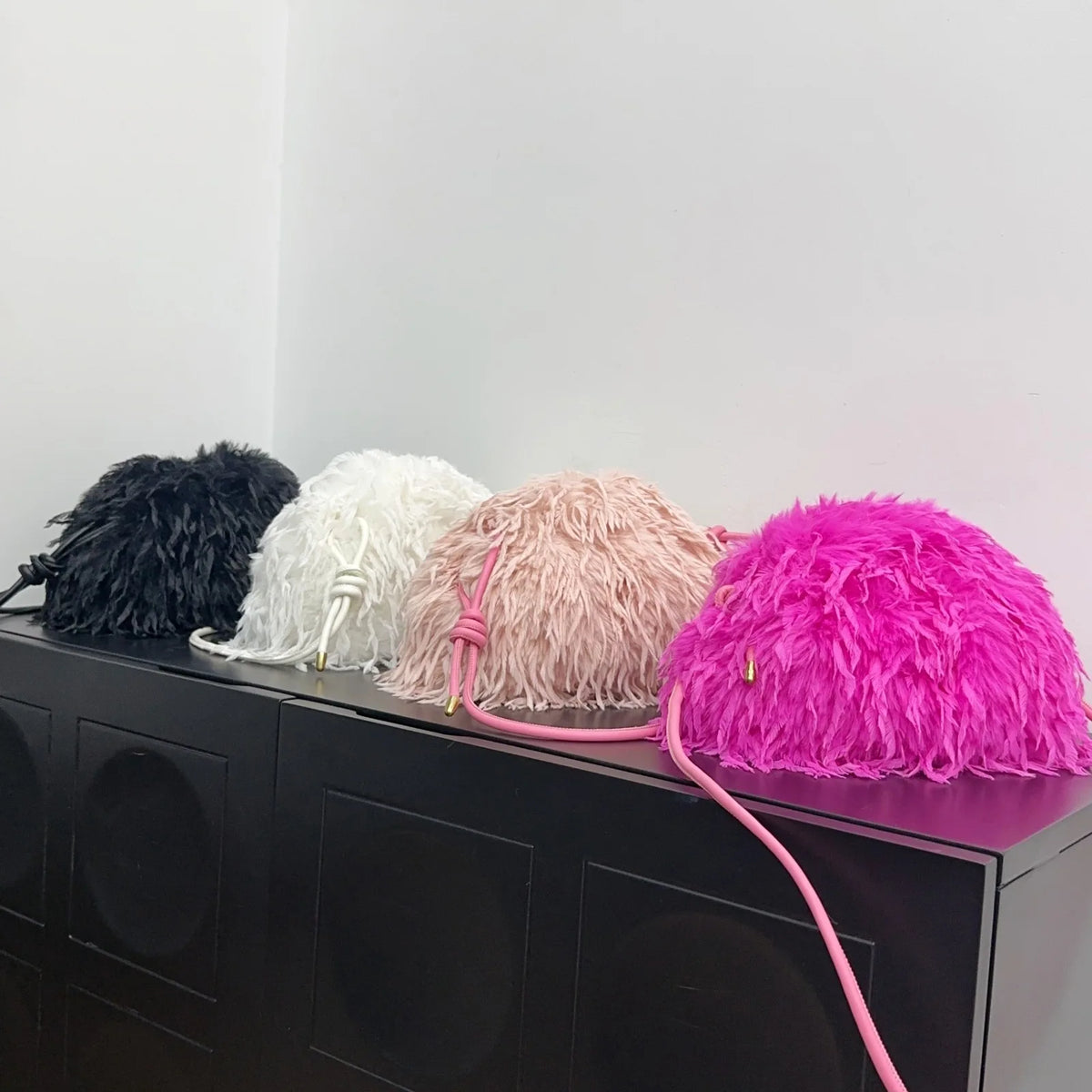 Luxury Fluffy Pleated Clutch Purse Handbags for Women Winter Faux Fur Ladies Plush Shoulder Bags Furry Female Crossbody Bags