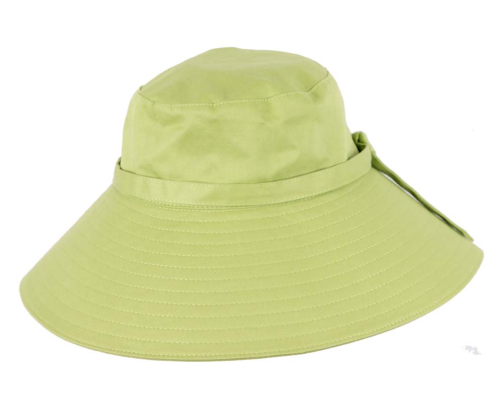 Green ladies summer hat by Betmar