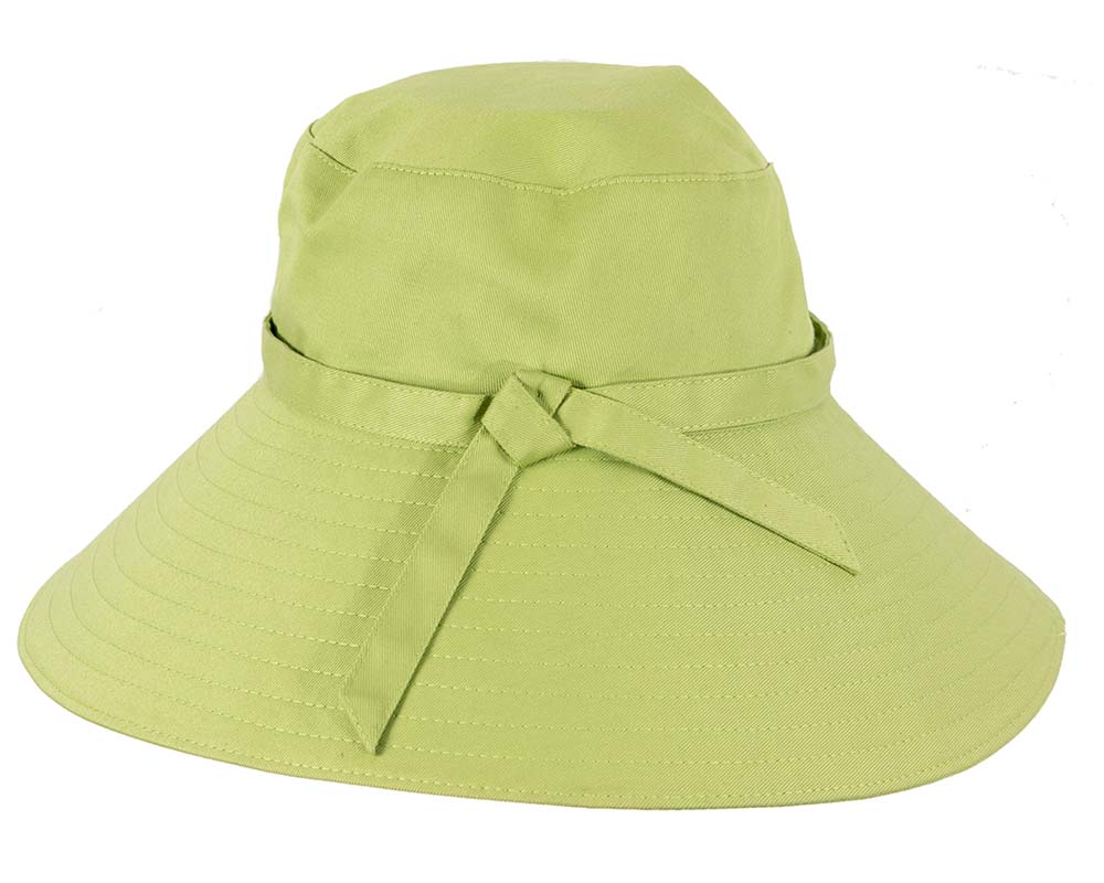 Green ladies summer hat by Betmar