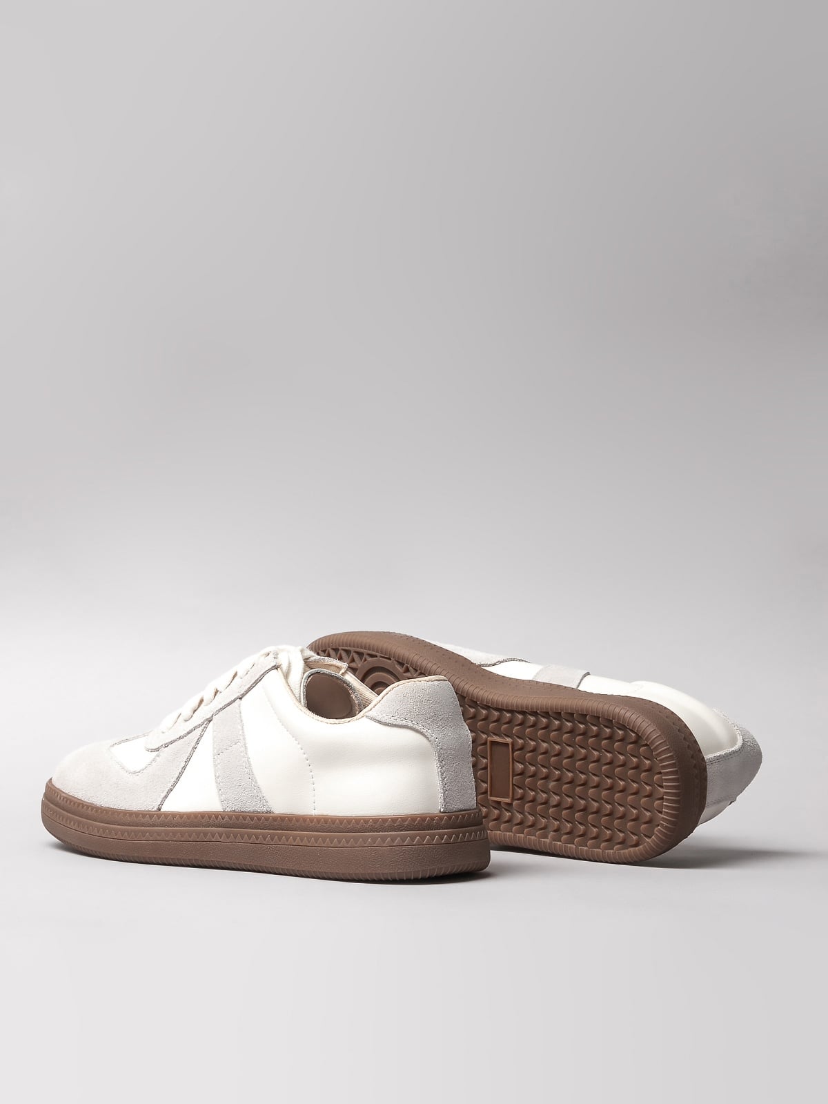 leather casual shoes