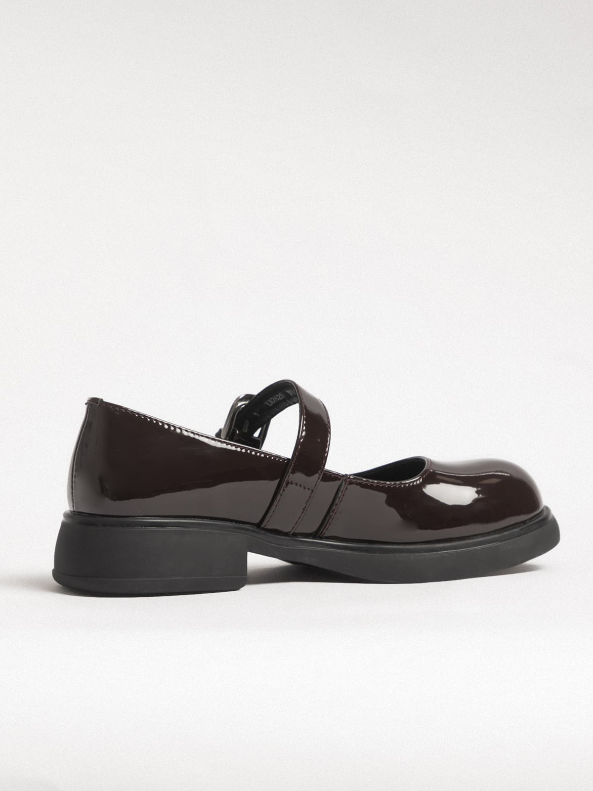 Women's leather shoes