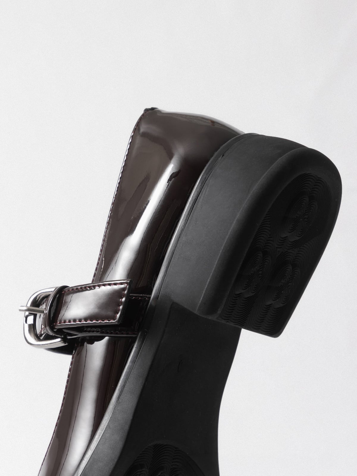 Women's leather shoes