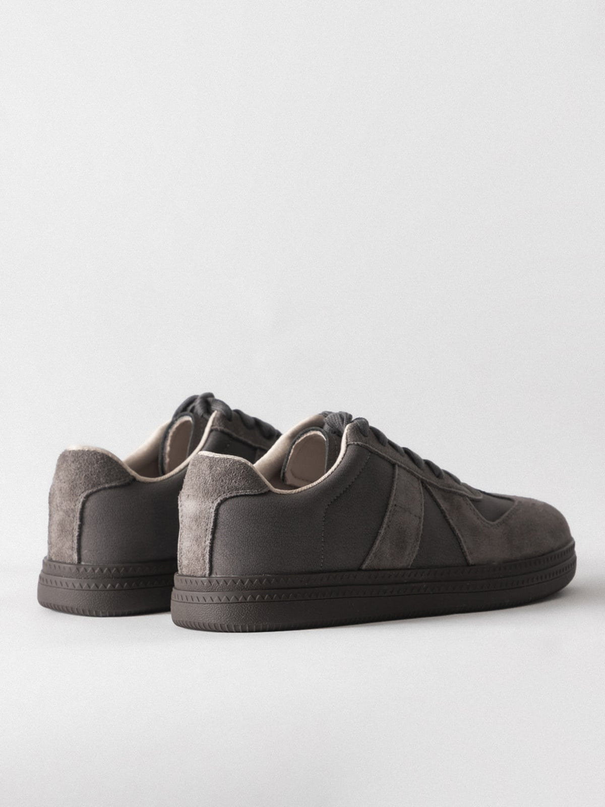 Women's leather casual shoes