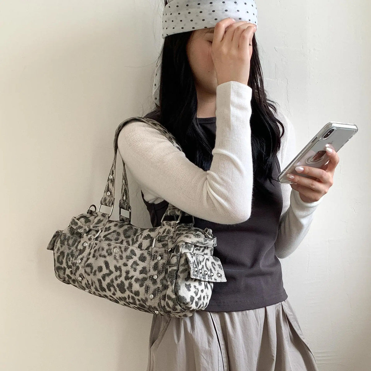 Vintage Leopard Rivet Motorcycle Handbag Barrel Shaped Boston Casual Messenger Bags for Female Shoulder Bag Fashion Ladies Totes