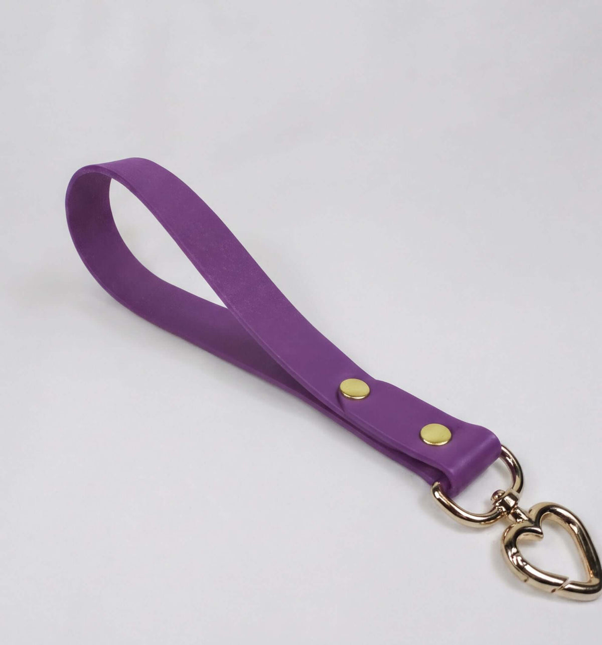 Violet Mini BDSM Leather Leash – Heart Snap Hook Bondage Lead