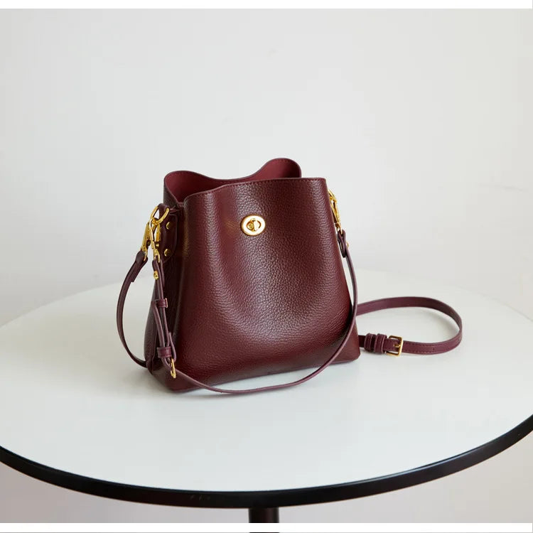 Fashion PU Leather Women Handbags Large Capacity Fashion Female Bucket Shoulder Bag Elegance Ladies Messenger Bag Burgundy Totes